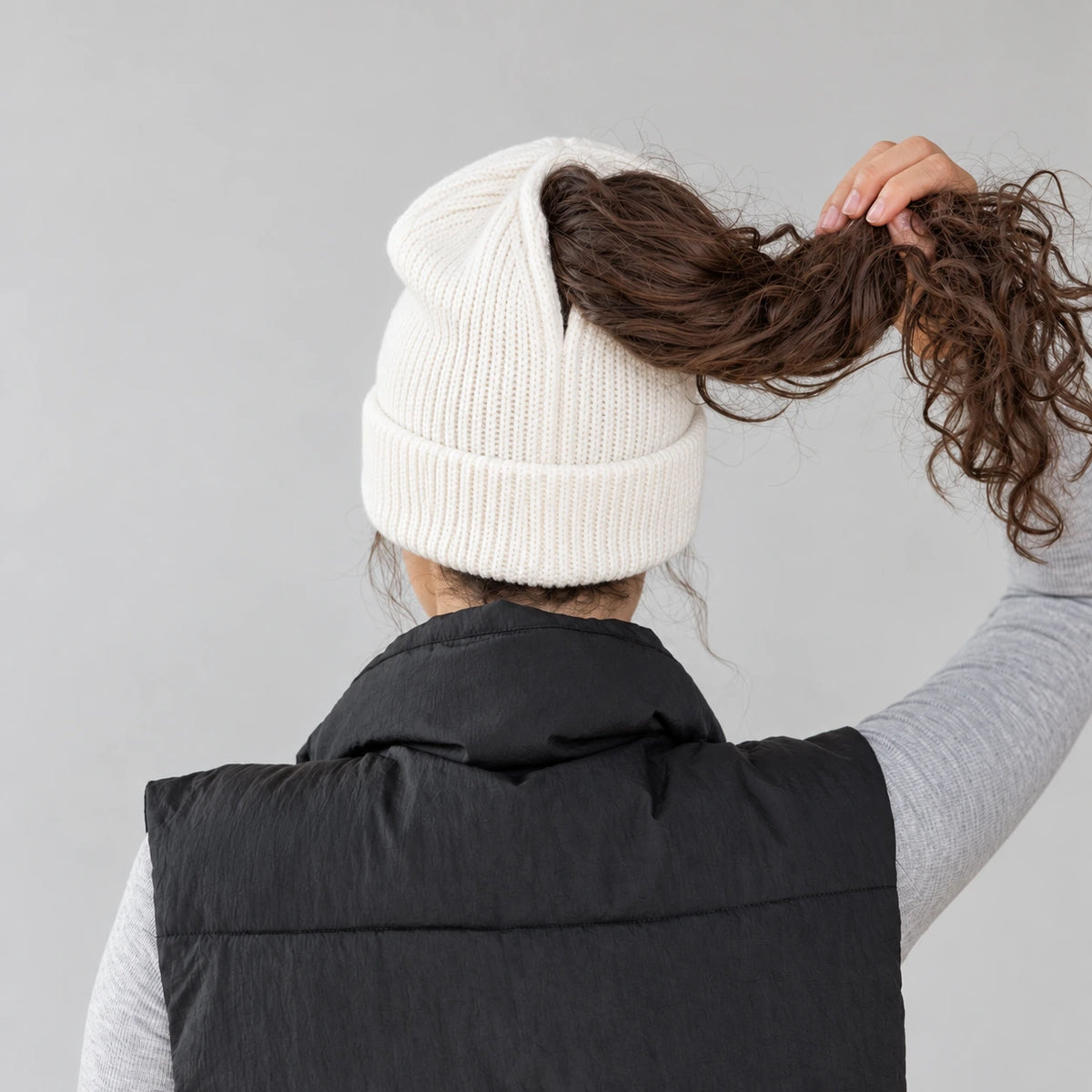 Magnetic-Closure Ponytail Winter Knit Beanie