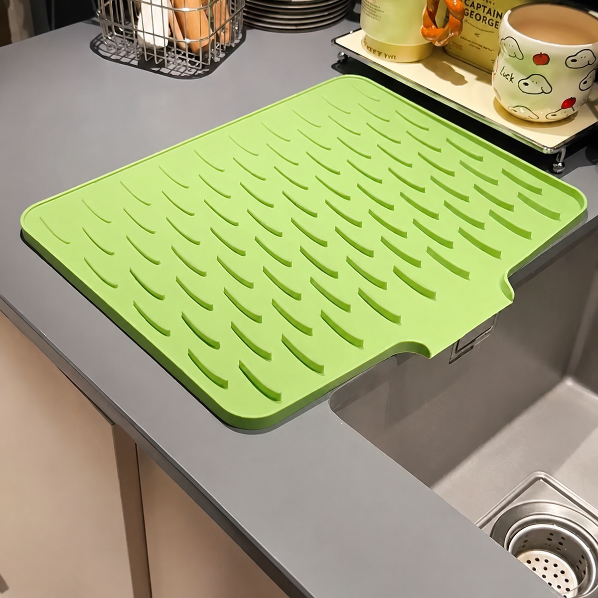 No-Spill Silicone Worktop Saver – Heat-Resistant & Non-Slip Mat for Drip-Free Drying